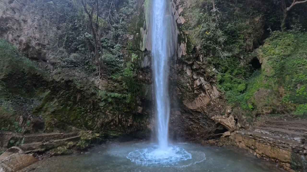 Tiger Falls Chakrata guide