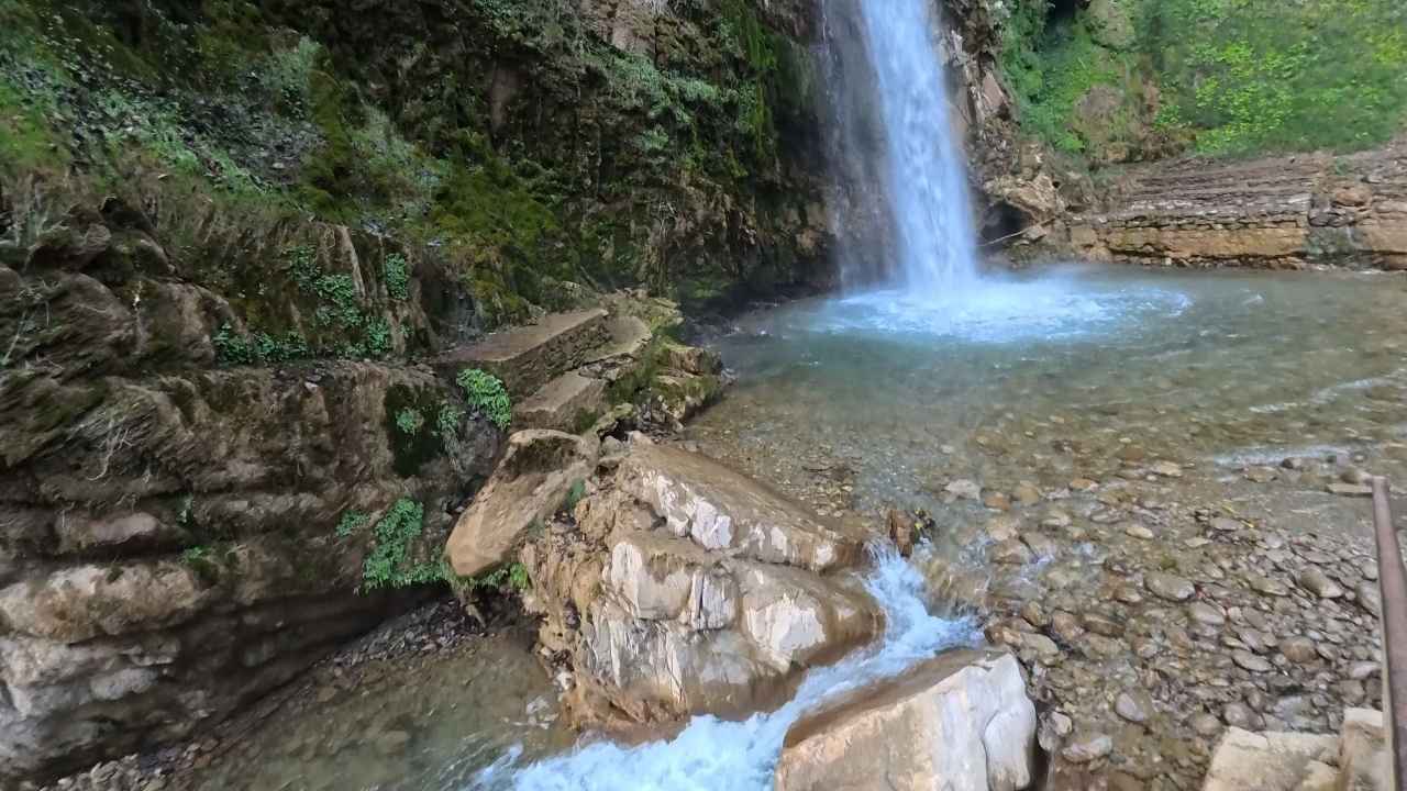 Tiger Falls Chakrata guide