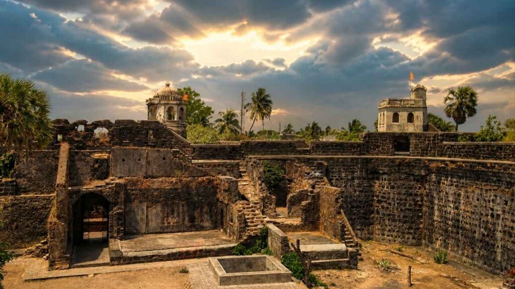 Shirgaon Fort beside Shirgaon Beach in Palghar